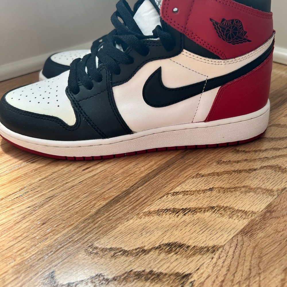 Nike Air Jordan Retro Black White Red Sneakers